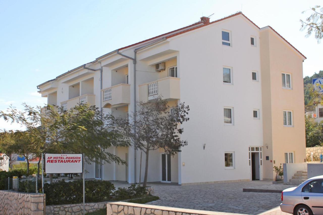 Apartments And Rooms By The Sea Vinjerac, Zadar - 3248 Экстерьер фото