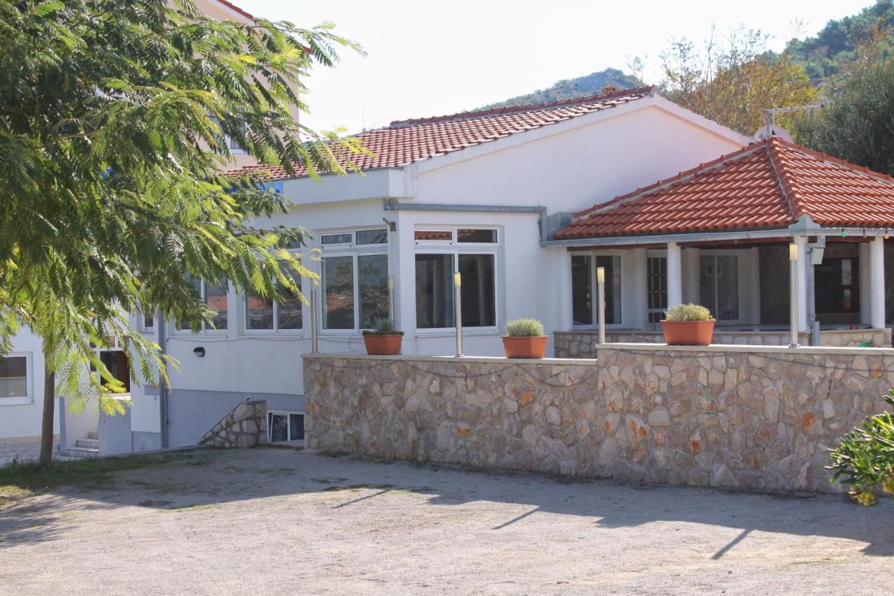 Apartments And Rooms By The Sea Vinjerac, Zadar - 3248 Экстерьер фото