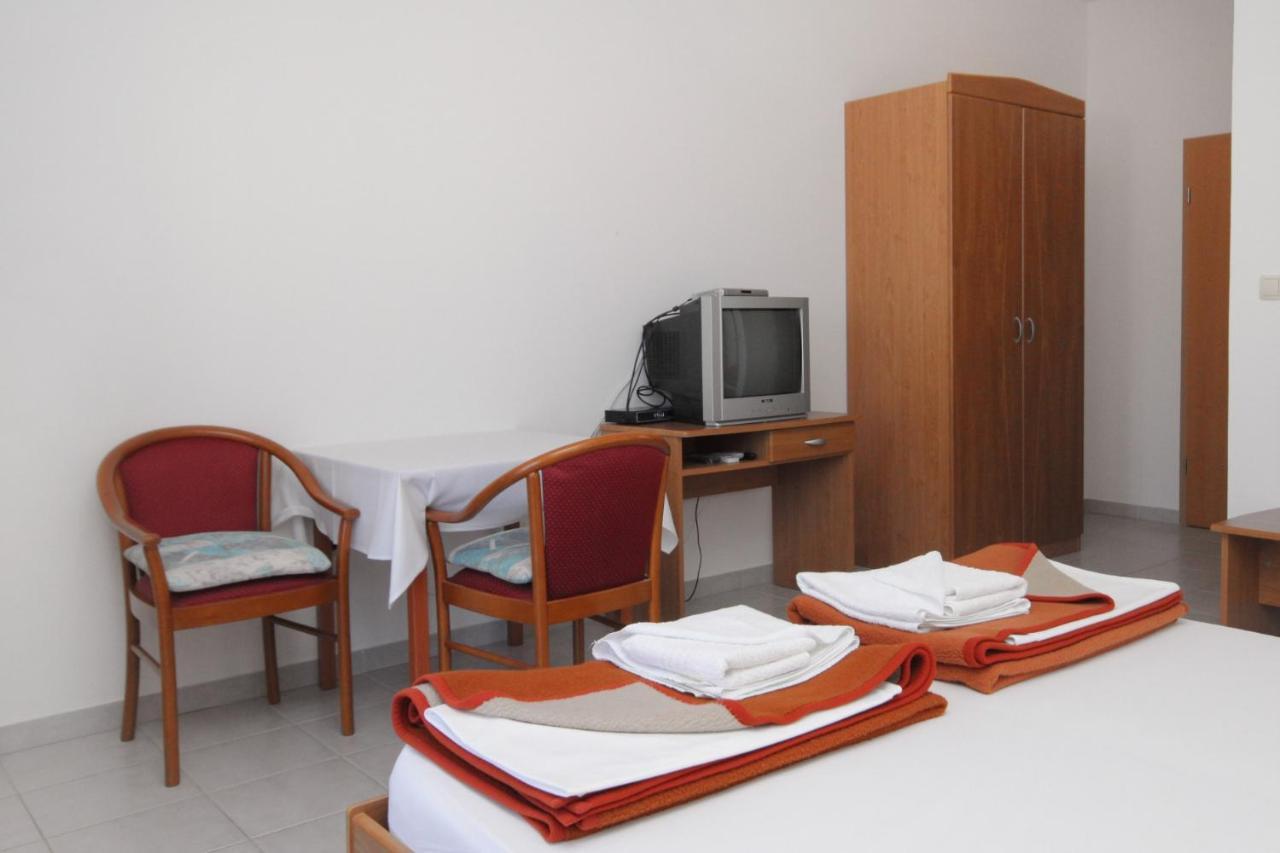 Apartments And Rooms By The Sea Vinjerac, Zadar - 3248 Экстерьер фото