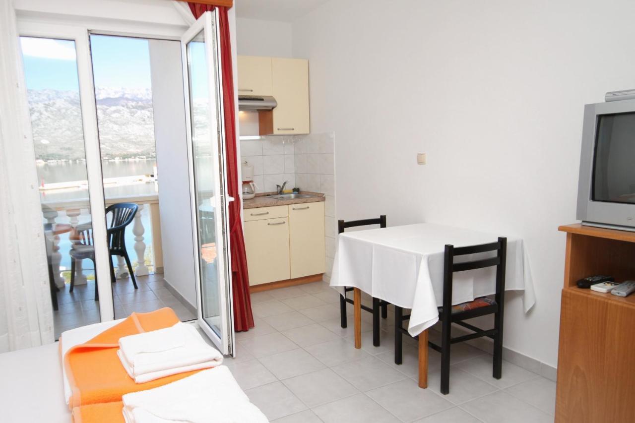 Apartments And Rooms By The Sea Vinjerac, Zadar - 3248 Экстерьер фото
