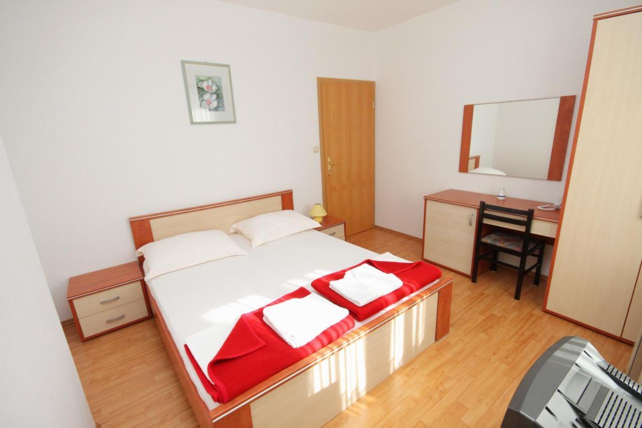 Apartments And Rooms By The Sea Vinjerac, Zadar - 3248 Экстерьер фото