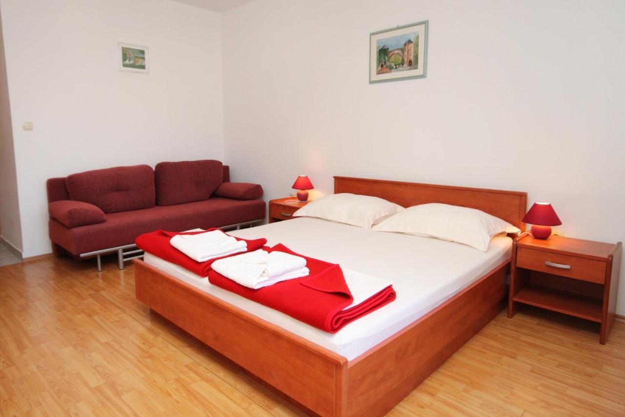 Apartments And Rooms By The Sea Vinjerac, Zadar - 3248 Экстерьер фото